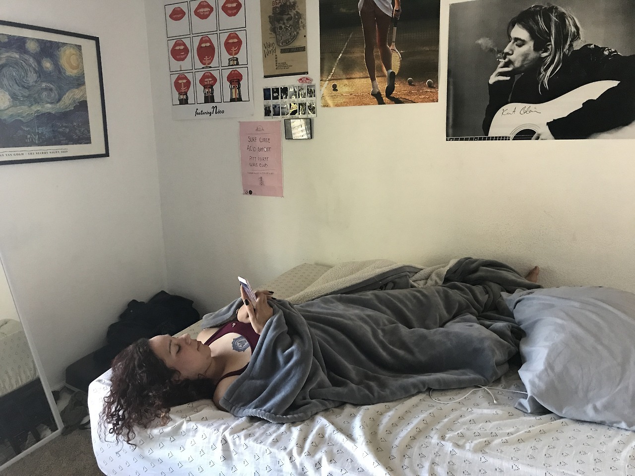 rosehymns:  modern daydreamer  hahahaha it me