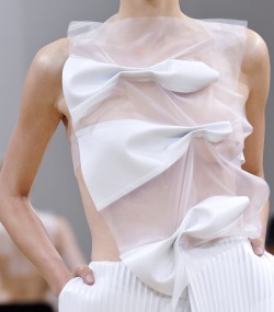 monsieur-j:  J.W. Anderson S/S 2014 Runway Details 