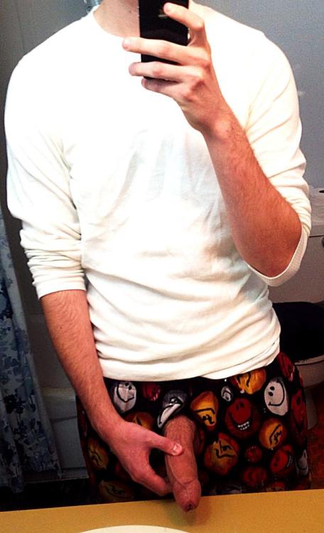 random-acts-of-hotness:  This is a really beautiful dick. It’s uncut, it has big veins, and it