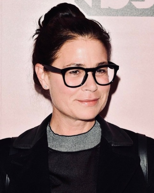NEW: Beautiful #MauraTierney at the ‚The Last O.G.‘ TV show premiere at The William Vale
