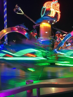 neonindustries:  blurry ride