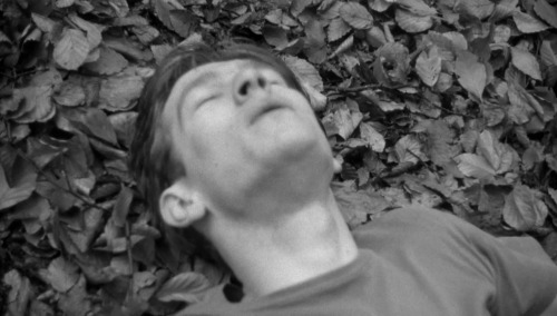 ozu-teapot:  The Loneliness of the Long Distance Runner | Tony Richardson | 1962 Tom Courtenay