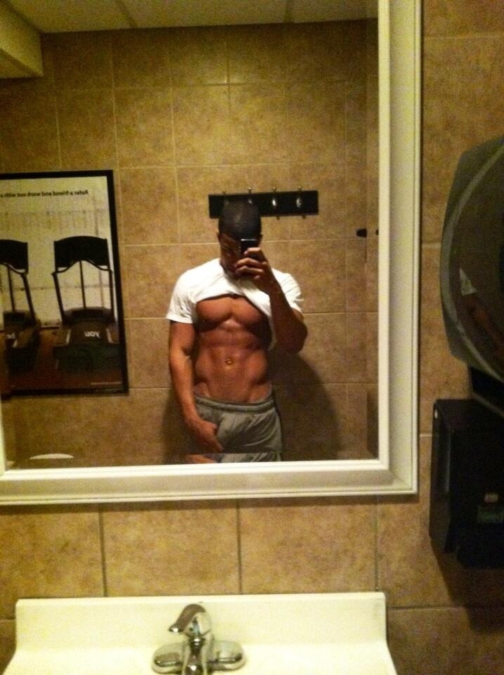 troubledworlddistortedmind:  Umm Forrest sir.. 😍