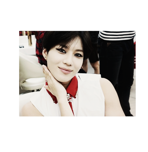 mintyramen:  Lee Taemin, always making sure he’s prettier than you.