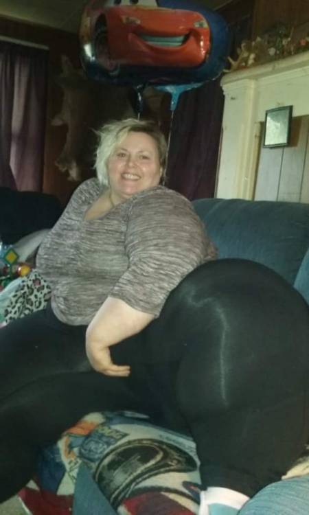 datdude4ssbbw:  rhyno7769:  Damn….she fine as hell… Somebody lucky…   True. Hit!