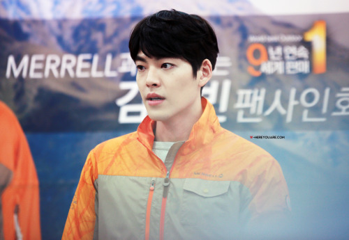 150422 Merrell Fansign Event