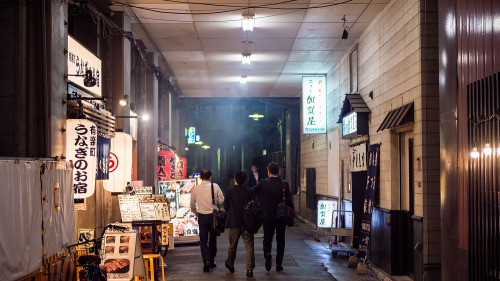 tokyostreetphoto: Smoky Underpass, Yurakucho 有楽町