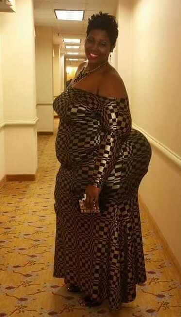 blacksupersizedasses:  Bubble Butt