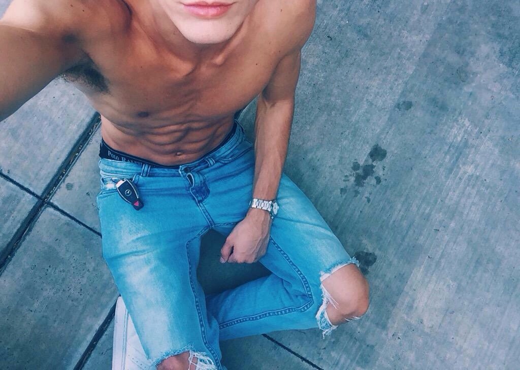 boytrappedinthcloset:  Neels Visser is the sexiest 17 year old I’ve ever seen he