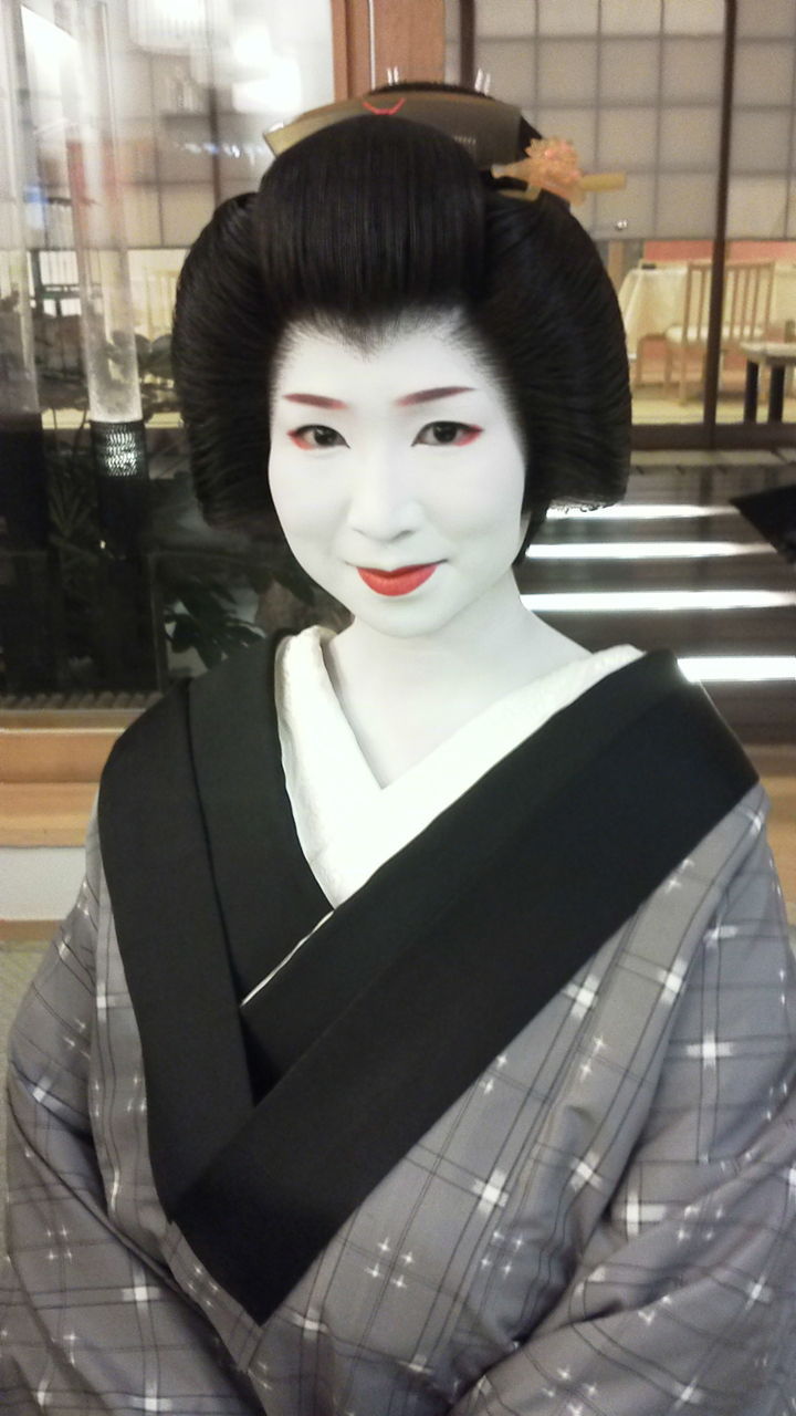 geisha-kai:  Farewell 2016: sum up of retirements (part II)1. Geiko Kikumaru of Miyagawacho