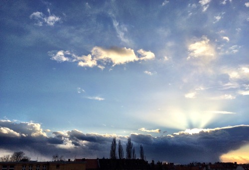 Himmel über Steglitz - 2. März 2015, 16:51h