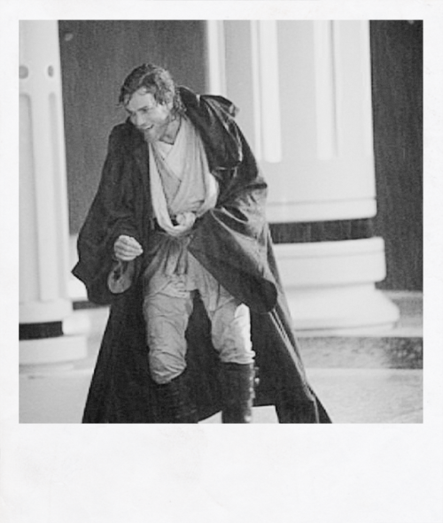 rosedewson - Ewan McGregor as Obi-Wan Kenobi behind the scenes of...