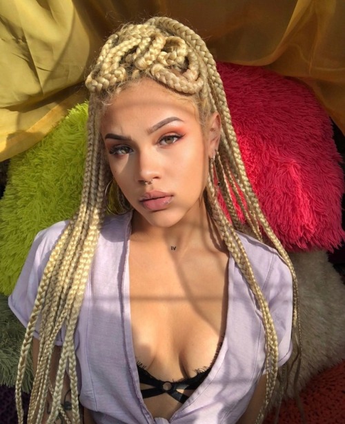braidsforblackgirls: www.instagram.com/x.ivv