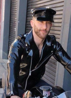 rubberskincz.tumblr.com post 170975932860