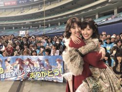 akb48girldaisuki:  Mayu last handshake event the last handshake event Mayu could share with her Yukirin as AKB48   THANKS QUEEN!!!!!!!