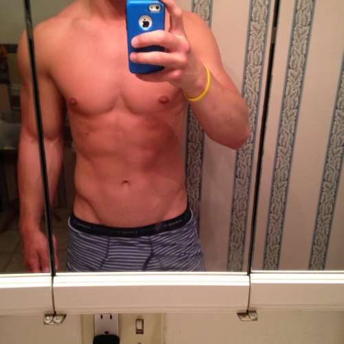 teensbodybuilding:  My friend Kyle is trying to get into fitness modeling and wanted me to send out some of his photos!