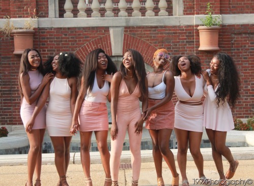 boojiebadazz:chrissongzzz:Black Girls on Fleek ❤️These look like renaissance portraits