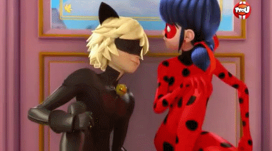 uwillalwaysbmymusic: But what if next time when Chat (or his civilian self) encounters Marinette, he