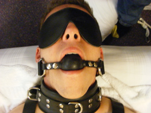 temptingdominance:  Such a good little play toy. 