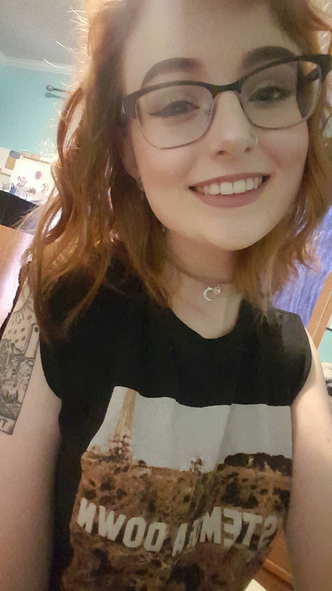 white-hot-moon:these are basically the same but I don’t smile with my teeth enough