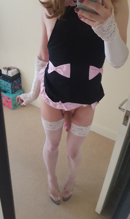 Sex mainlyusedforwalking:  Just here in my apron, pictures