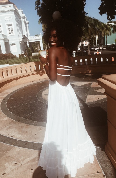 oreosandheartbreaks:Dark skin of a summer shade