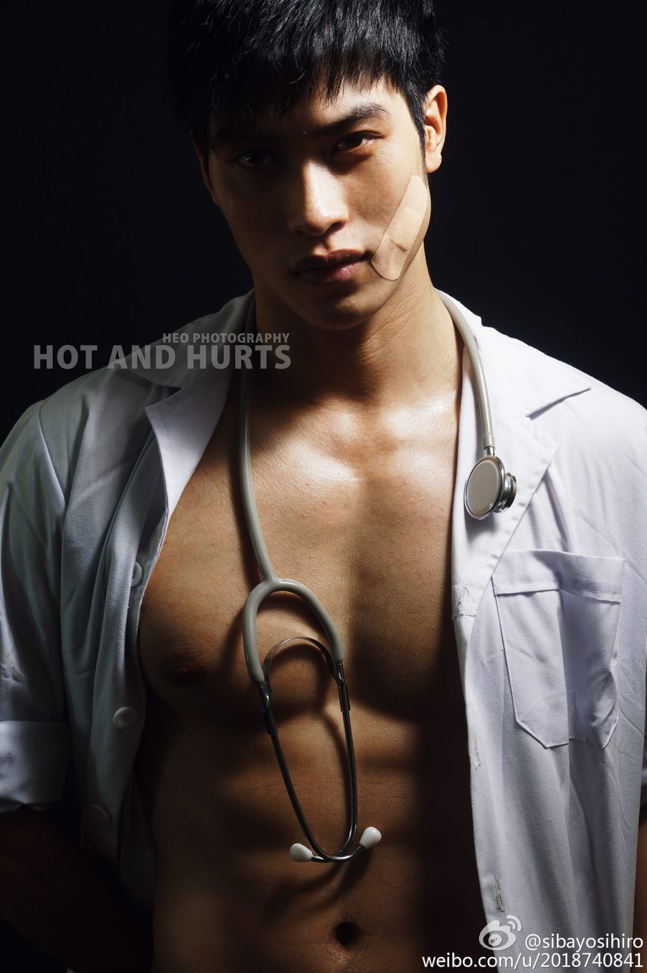 hunkxtwink:  Hot Doctor  Hunkxtwink - More in my archive  