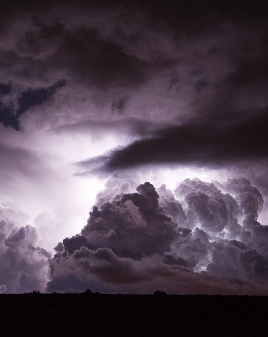 opticallyaroused:  whatzyourfantazy:  Dark Light 