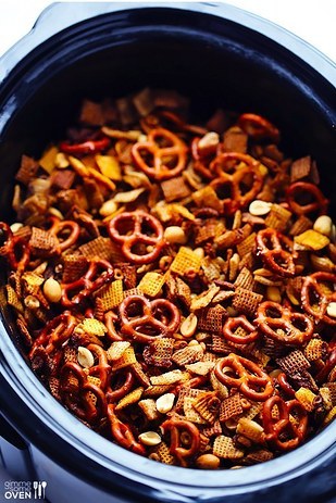 foodiebliss:  18 Easy Slow Cooker Snacks That Will Feed A CrowdSource: Buzzfeed  Where food lovers u