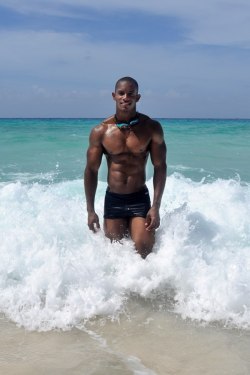 hotblkboys:  Lovely beach!