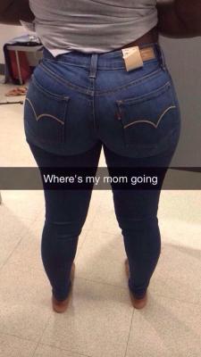 goldieloc:  beautifulandthick:  Ass!  momma