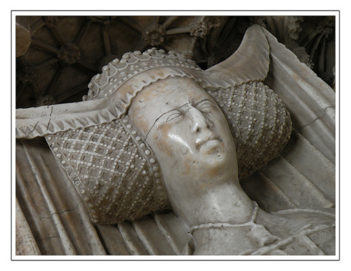 Effigies of Beatrice, illegitimate daughter of King John I of Portugal (d. 1439) and her husband Tho