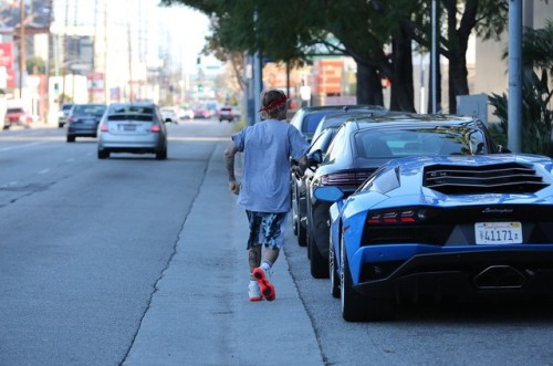 bieber-news:February 12: [More] Justin seen arriving at Equinox in Beverly Hills, California.