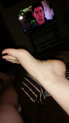 wifesbody:  Wifes sexy feet after I painted