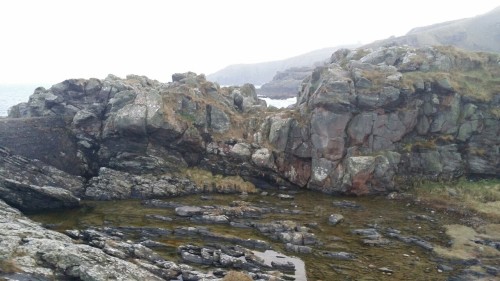 gorgeousgeology:We took a visit to Cove Bay in Aberdeen. Cove has been noted for industries such as 