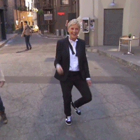 ellen-and-portia:  ellen-degeneresfan: The Making of the Oscars® Trailer: Behind The Scenes         MY BABY :(