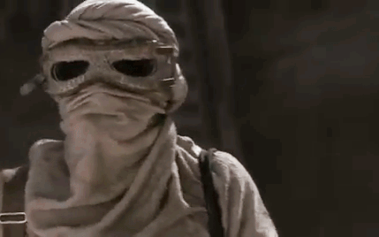 every-flavored-bean: Bodhi + Rey Parallels Rocks the goggles and tied back hair look The Pilot&trade