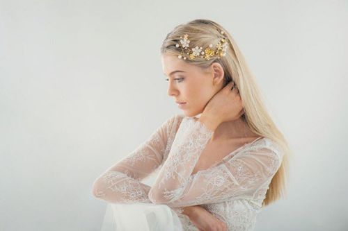 Sharing the loveliest headpieces from @libertyinlove_style #ontheblog . . . #weddingideas #weddingin