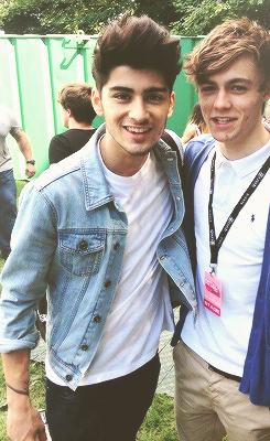 blamestyles:  Zayn and Harry at V-Fest last year + 
