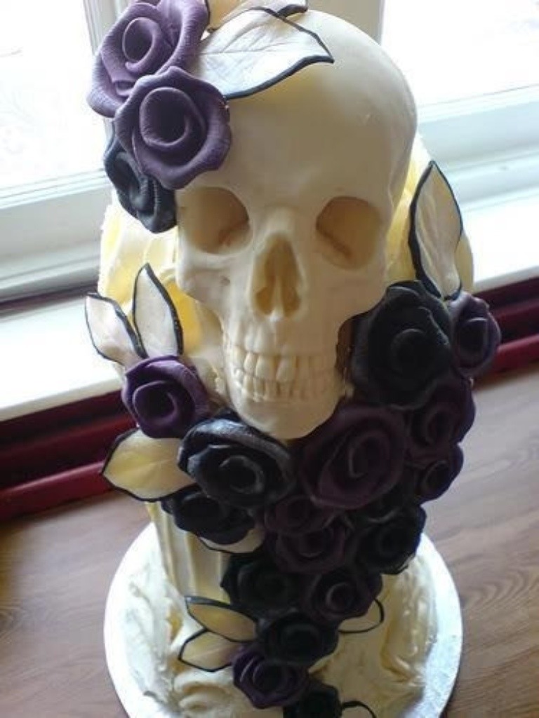 sacre-phantasm:  Goth wedding cakes