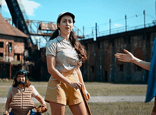 KELLY MCCORMACK As JESS MCCREADY In A LEAGUE OF THEIR OWN (Season 1)