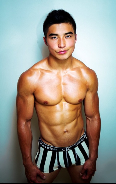 itsalekz: hot-namjas: The new black Power Ranger is everything!   Ludi Lin   