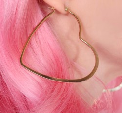 lovecon:https://hiddencult.com/products/i-heart-you-gold-hoop-earrings