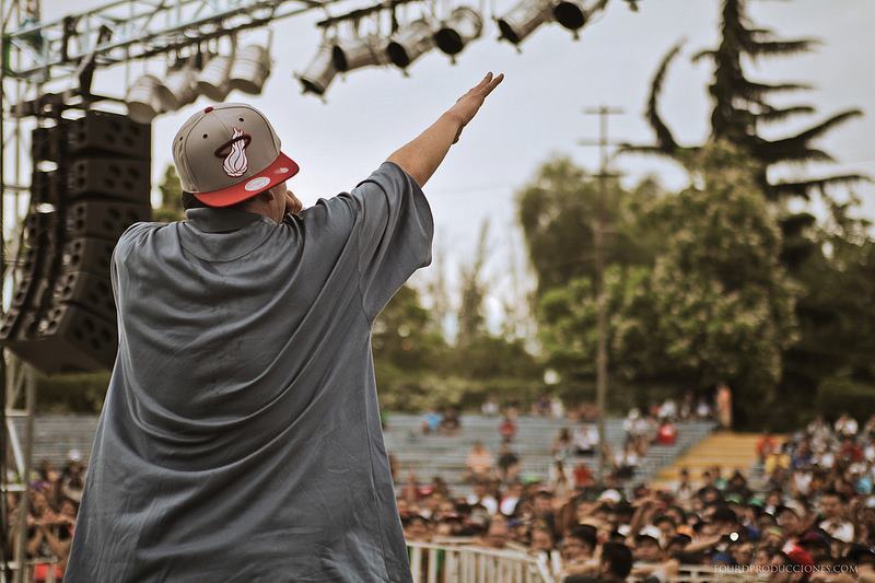 adictaaaaa-al-rap:  y si a alguen le va bien la gente cree que se vende en vez de