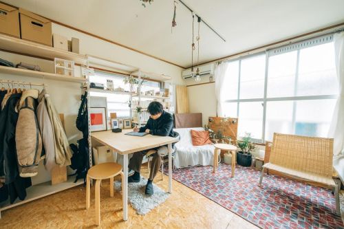 :若き建築士が発想力と行動力でDIYした、自分にジャストフィットな1K（川崎）｜みんなの部屋:DIY好きの祖父の影響もあり、小さな頃から木材を使って物づくりをしていたという須山さん。現在の仕事