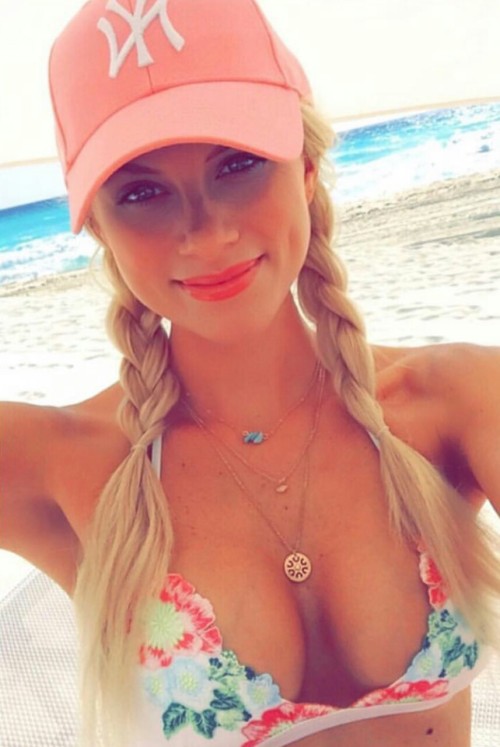 thesexualrelease: sexy-females-eh:  katiekearney  ☁ 
