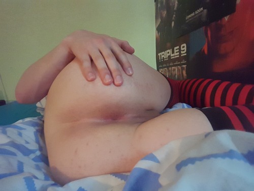 broccolibutts:  boomboomzao:  First pics on Tumblr! Much butt(hole) included :DExpect much more posts, gifs and vids very soon!  New cutie, show him some luuuve.  I’m a fan already