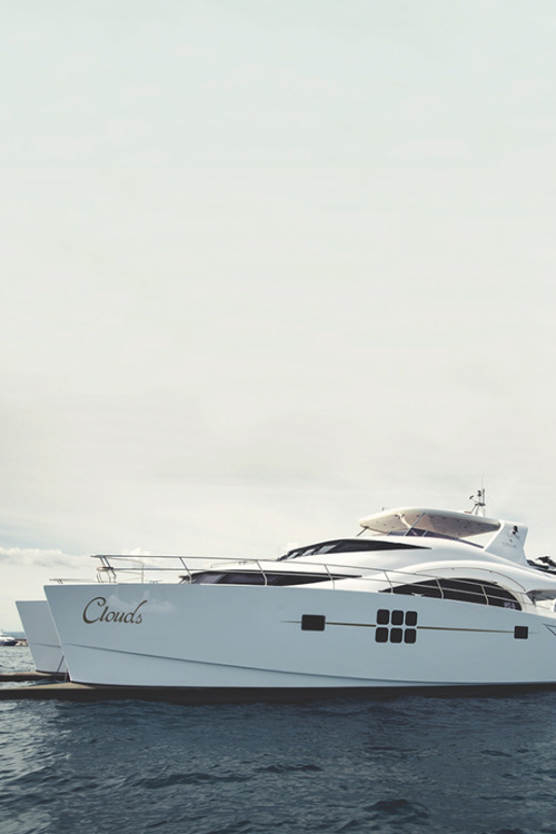 azearr:  Yacht Clouds | Source | Azearr