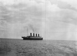 9gag:  Last picture of Titanic 