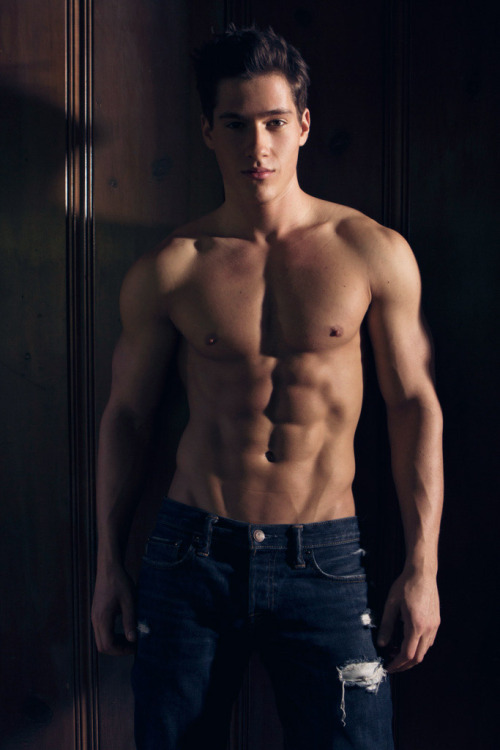 brentwalker092:  takemetobedandlosemeforever:  Caleb Pryer Josh Pryer Pryer Twins   I forget–is it wrong if they’re doing each other? :)